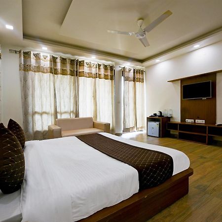 Hotel Leaf 9 Boutique, Near Golf Course Road And Galleria Market Gurgaon Exterior foto