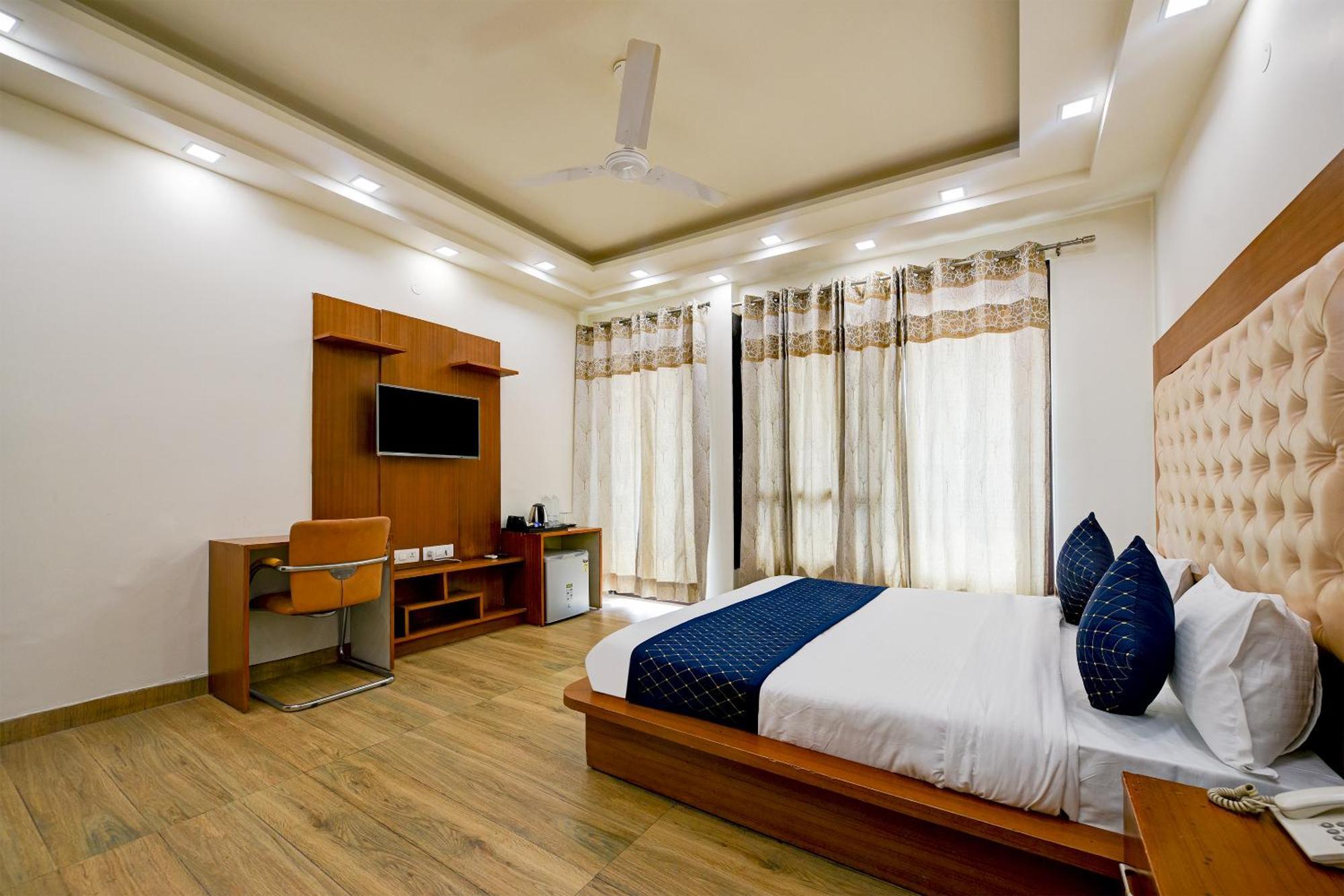 Hotel Leaf 9 Boutique, Near Golf Course Road And Galleria Market Gurgaon Exterior foto