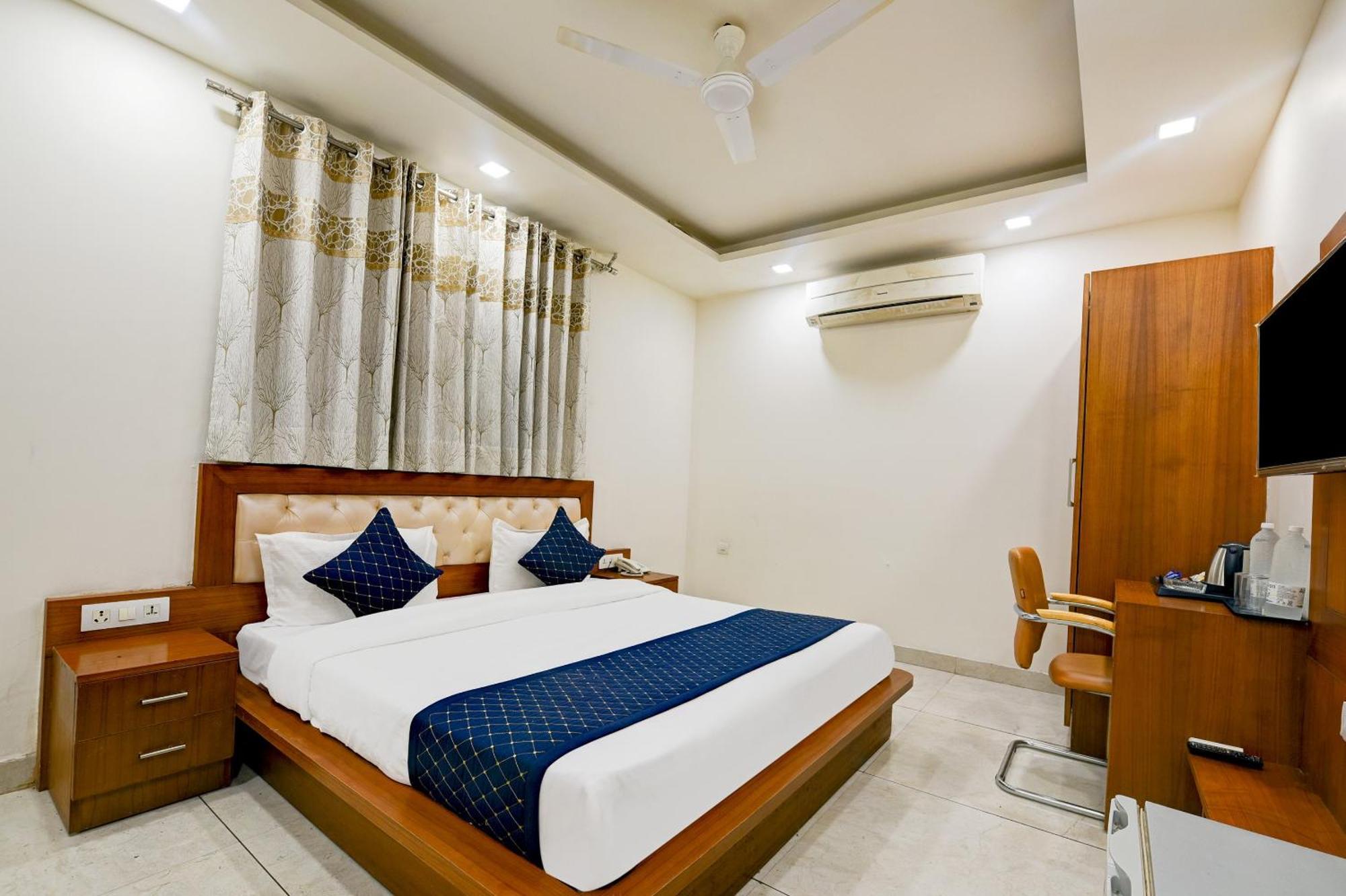 Hotel Leaf 9 Boutique, Near Golf Course Road And Galleria Market Gurgaon Exterior foto